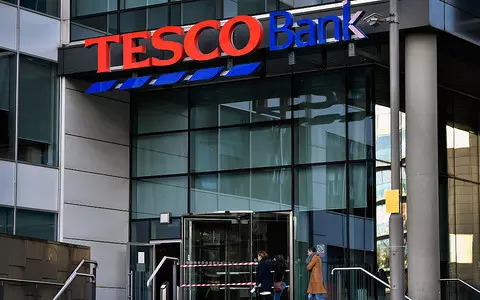 Tesco to sell bulk of banking business to Barclays for £700m