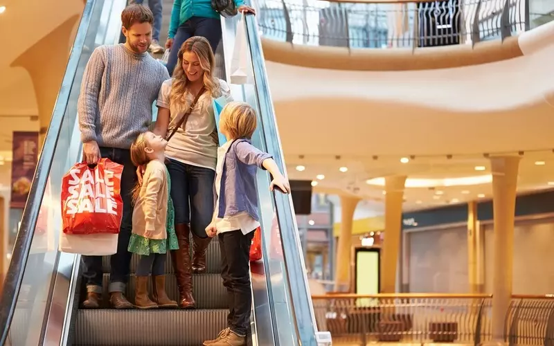 Traffic in shopping malls in Poland has decreased slightly