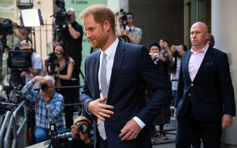Prince Harry settles rest of Mirror Group phone-hacking claim