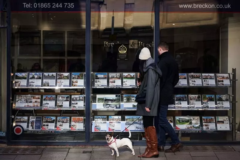 Ceny nieruchomości w Londynie spadły średnio o 30 tys. funtów