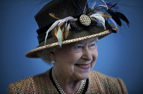 Public holiday 'should be held to celebrate Queen's Sapphire Jubilee'