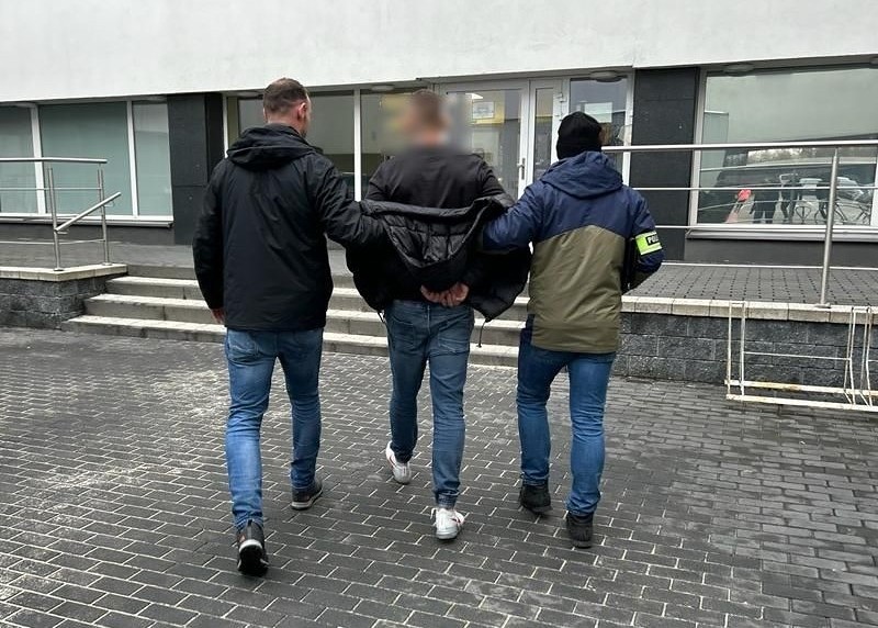 Łódzka policja oficjalnie potwierdza: W Wielkiej Brytanii zatrzymano poszukiwanego od 20 lat Polaka