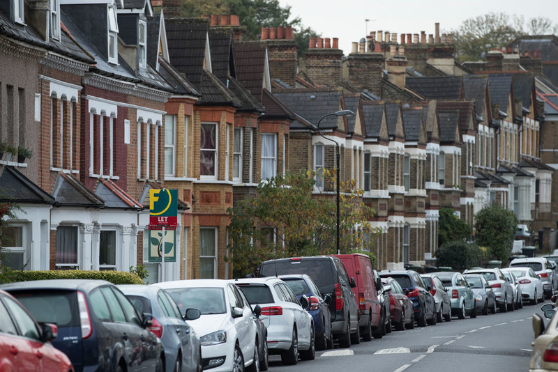 Rents fall for third month in a row across the UK