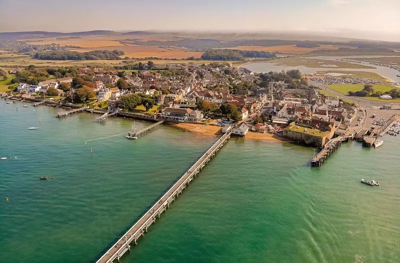 The UK's 'prettiest town' 4 hours from London you mustn't confuse with another with same name called