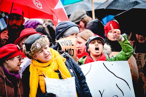 Polki manifestowały w Brukseli w obronie praw kobiet