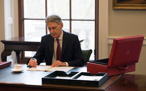 Minister finansów przedstawił budżet Wielkiej Brytanii na 2017 rok