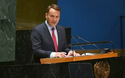 Sikorski on CNN: If Putin really threatens us, we are ready to double defence spending