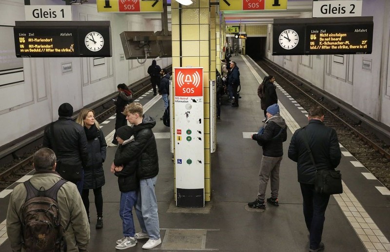 Niemcy: Strajki ostrzegawcze w transporcie publicznym potrwają do soboty