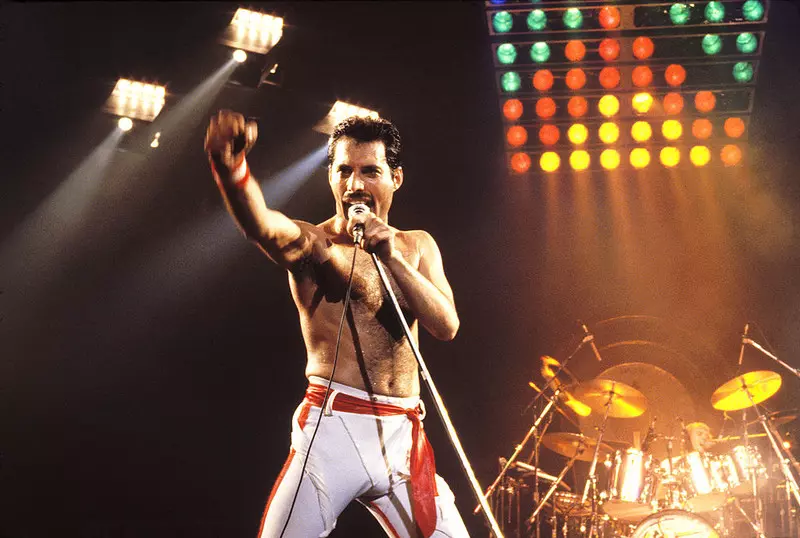 Londyn: Dom Freddiego Mercury'ego wystawiony na sprzedaż. Niewielu na niego stać