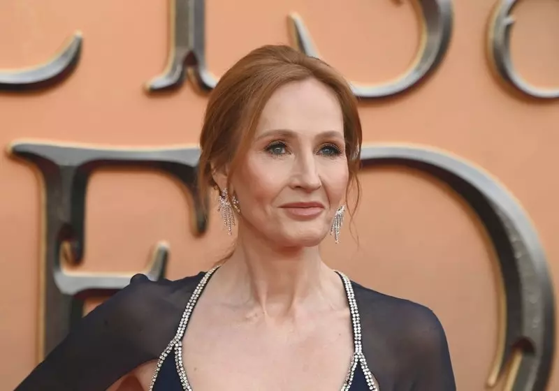 J.K. Rowling oburzona nazywaniem "kobietą" transpłciowej osoby skazanej za morderstwo