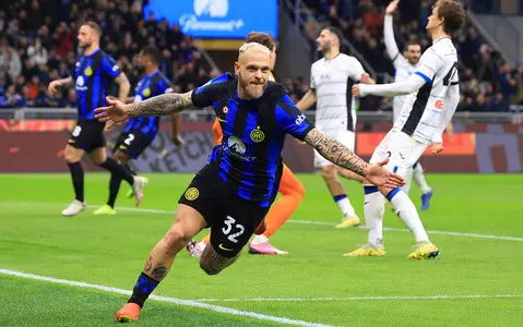 Inter confidently beat Atalanta. A hail of goals in Naples