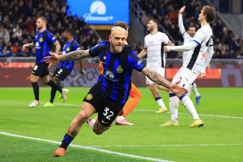 Inter confidently beat Atalanta. A hail of goals in Naples