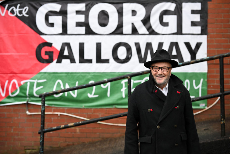 Do brytyjskiej Izby Gmin wraca lewicowy, antyizraelski poseł Galloway
