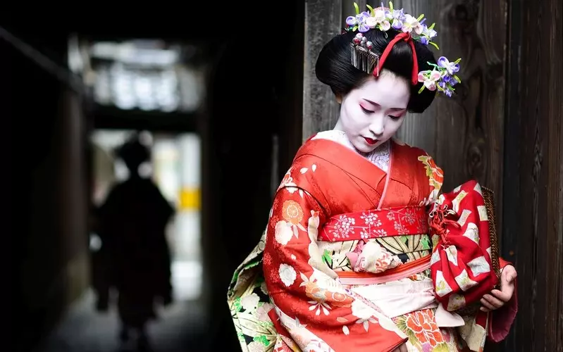 Some streets in Kyoto may be closed. All because of tourists harassing geishas