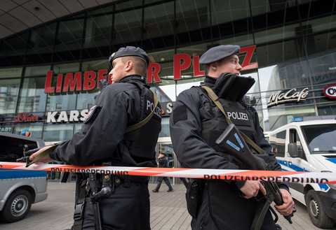 Niemcy: Ewakuowano centrum handlowe w związku z groźbą zamachu