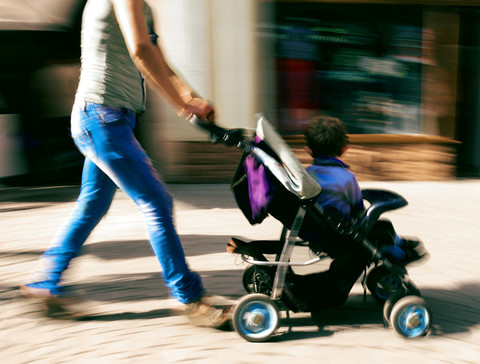 Eksperci apelują o zasłanianie wózków z dziećmi. Rekordowe zanieczyszczenie powietrza w Londynie