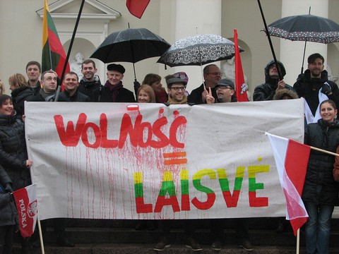 Litwa: Biało-czerwone flagi na marszu w Dniu Odrodzenia Niepodległości