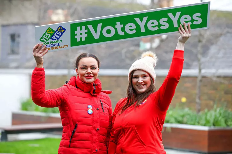 Irlandia: Referendum w sprawie usunięcia z konstytucji słów o obowiązkach domowych kobiet