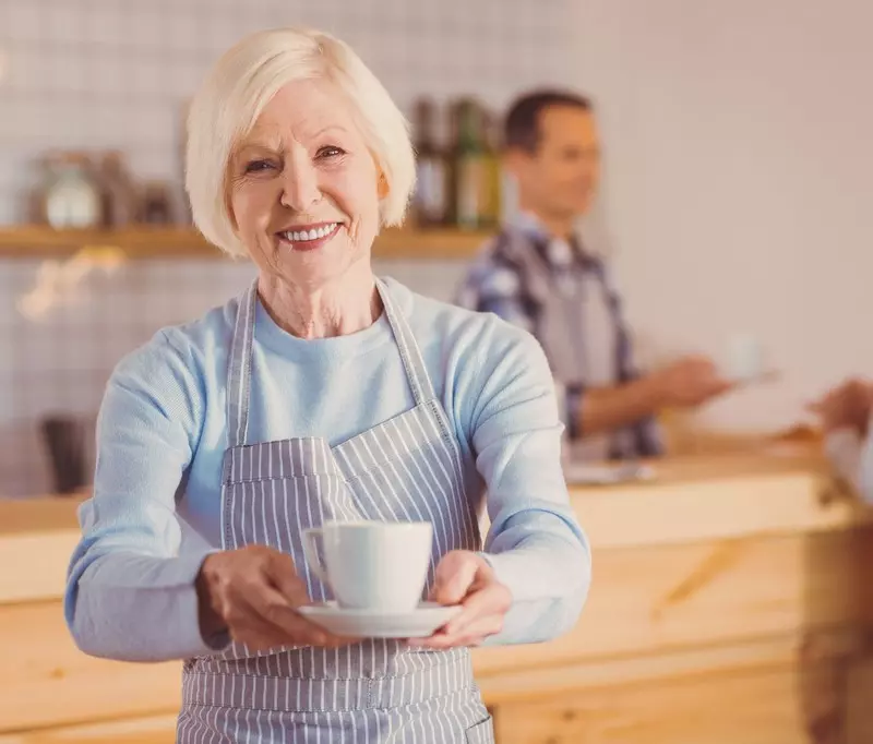 Najstarsza kelnerka w Wielkiej Brytanii właśnie przeszła na emeryturę. Ma 92 lata