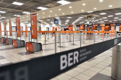Berlin ground staff strike, hundreds of flights canceled
