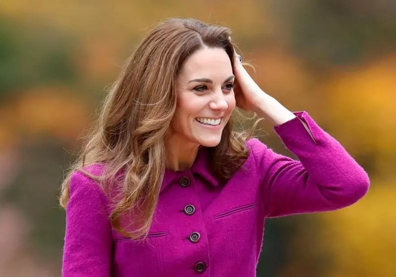 Kensington Palace silent after picture agencies pull first image of Kate after surgery 