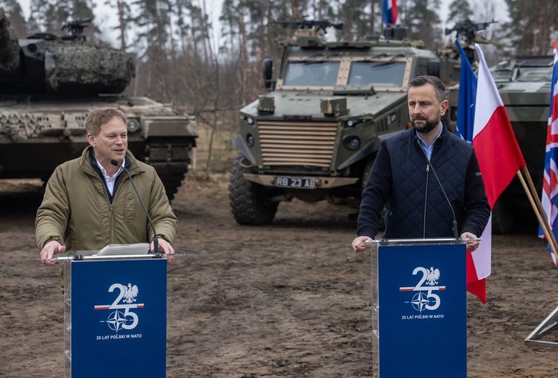 Russia suspected of jamming GPS signal on aircraft carrying Grant Shapps