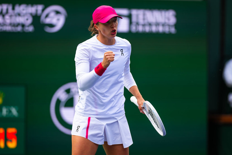 Turniej WTA w Indian Wells: Świątek awansowała do półfinału po kreczu Wozniacki