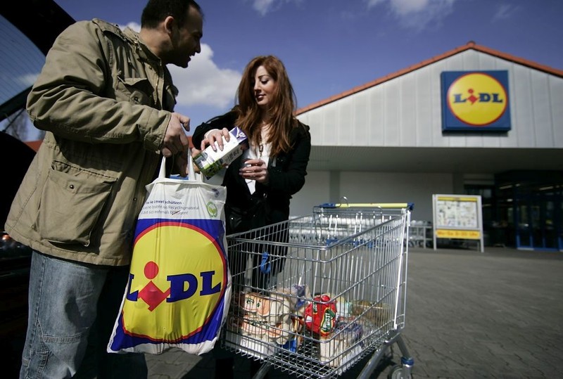 Will Easter lower prices in Polish stores? The war between Lidl and Biedronka is intensifying