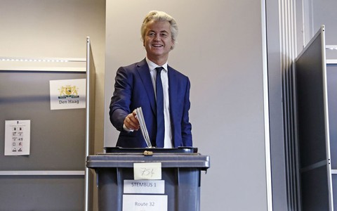 Trwają wybory parlamentarne w Holandii. Imigranci z holenderskimi paszportami obawiają się Wildersa