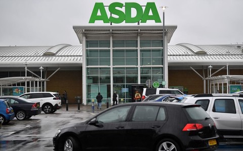 Asda switches off electric car charging points