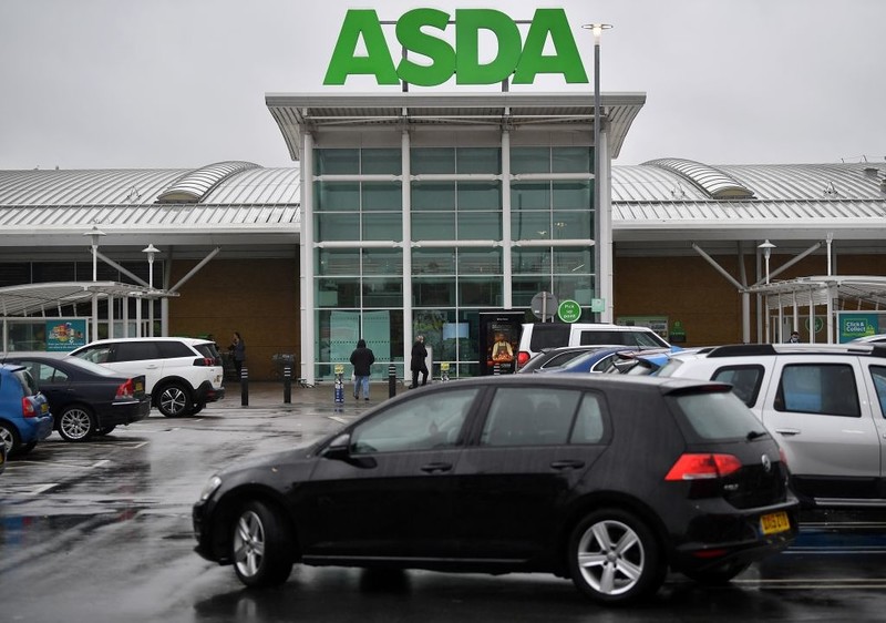 Asda switches off electric car charging points
