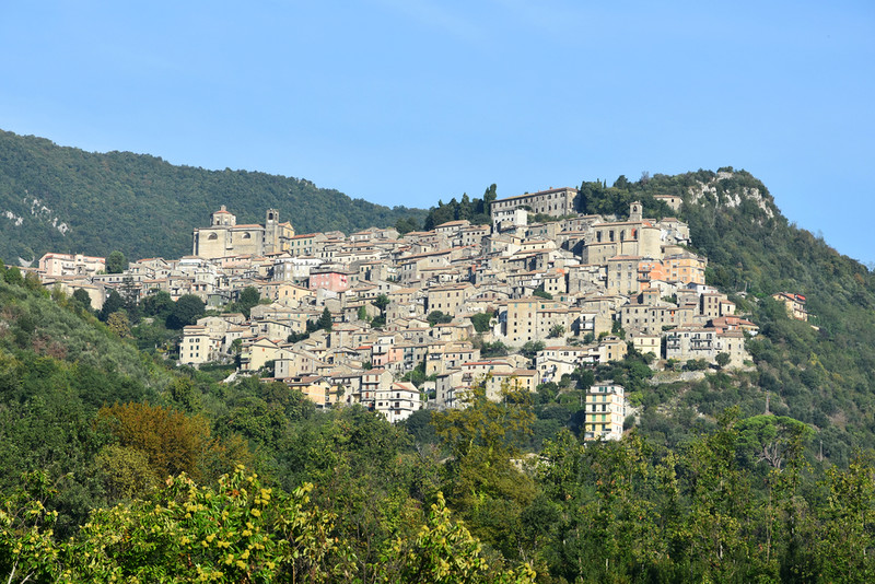 Italy: In a picturesque town, houses are not selling for €1