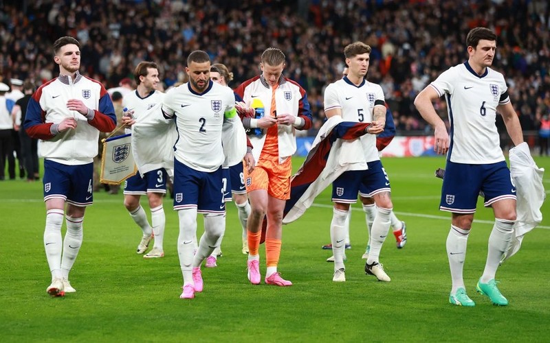 Piłkarze Anglii zagrają dzisiaj przeciw Belgii w koszulkach bez nazwisk
