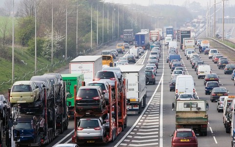 Ostrzeżenia dla kierowców w UK. Podróże na święta mogą trwać dwa razy dłużej niż zwykle
