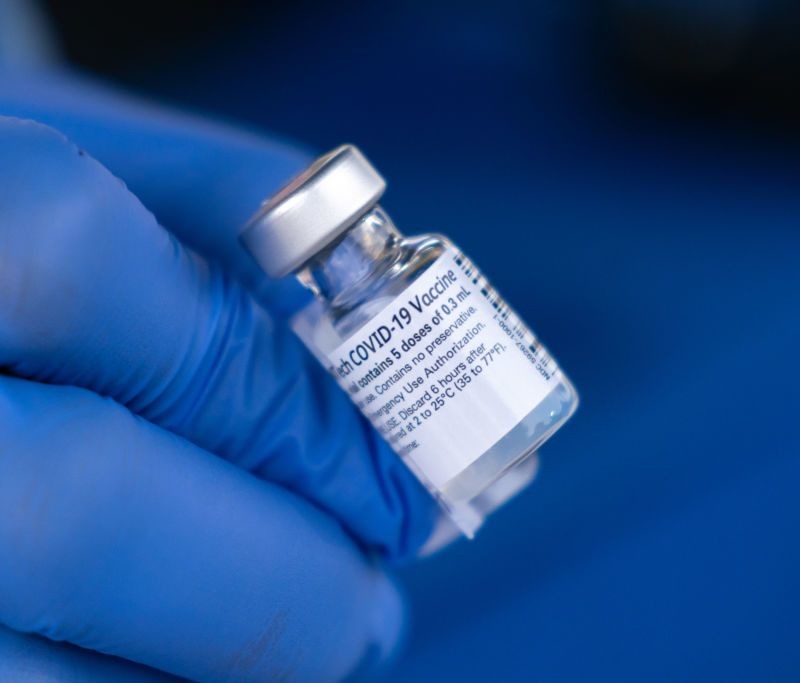 UK: Szczepionki na Covid po raz pierwszy będą sprzedawane w sklepach