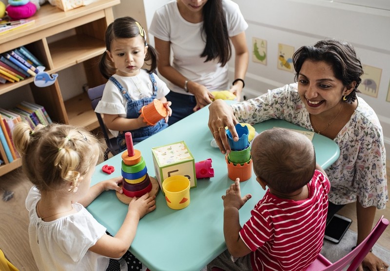 Anglia: Bezpłatne 15 godzin opieki nad dziećmi także dla dwulatków