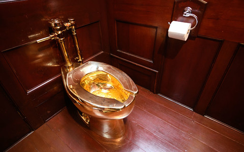 England: Accused man pleads guilty to theft of gold toilet worth 4.8 million 