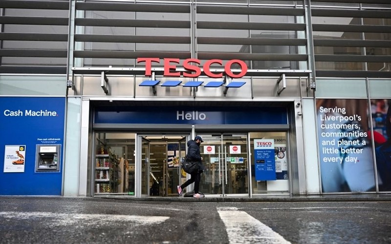 Tesco says price pressures easing as profits soar