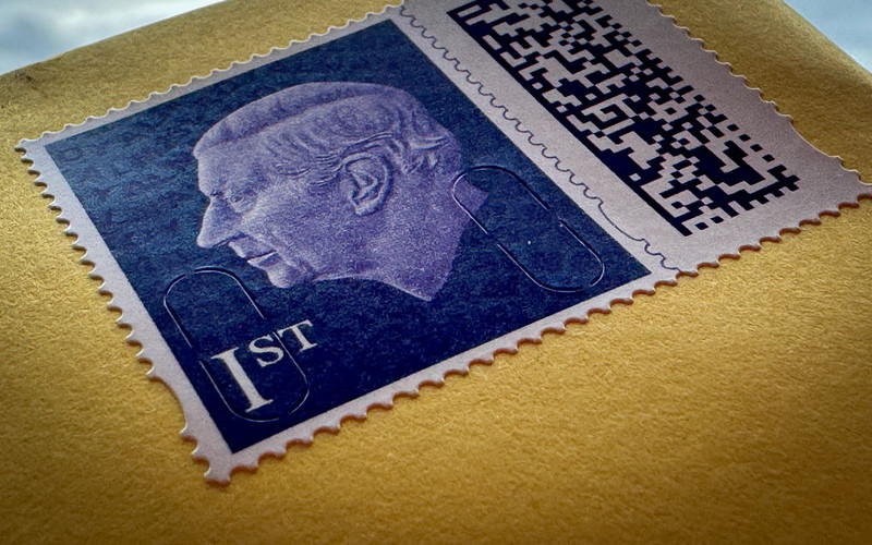 Chiny zalewają brytyjski rynek tysiącami fałszywych znaczków pocztowych