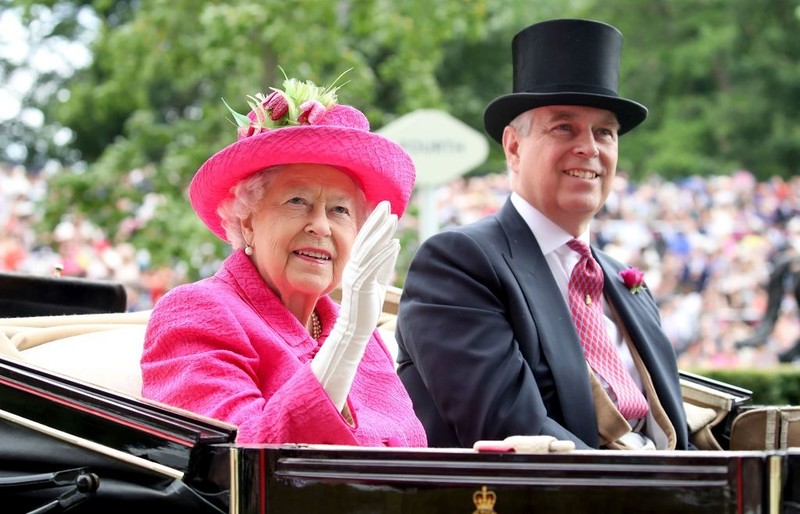 Książę Andrzej i Meghan Markle najmniej lubianymi w UK członkami rodziny królewskiej