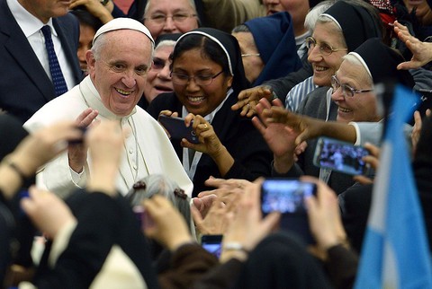 Pope makes impromptu visit to convent in Rome 