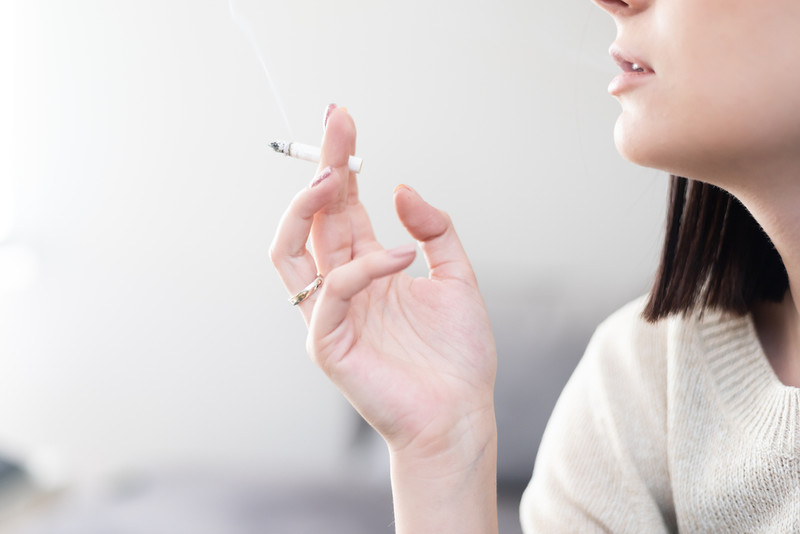 More younger middle-class women smoking, study suggests