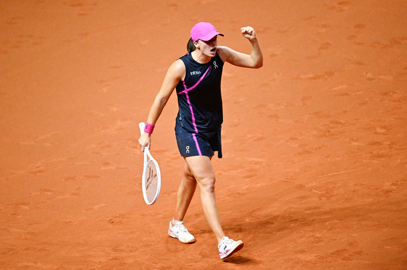 Turniej WTA w Stuttgarcie: Awans Świątek do półfinału