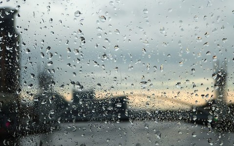 Synoptycy ostrzegają: Od jutra w niektórych częściach UK deszcz będzie padać przez 10 dni pod rząd