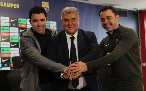 Xavi pozostanie trenerem Barcelony