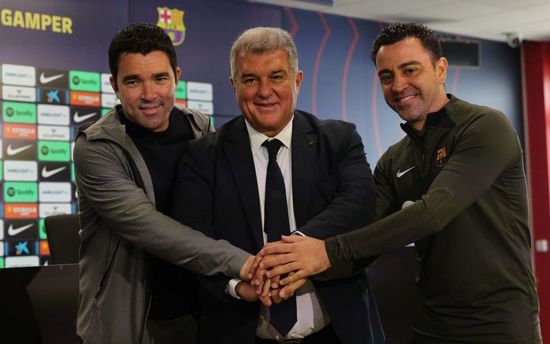 Xavi pozostanie trenerem Barcelony