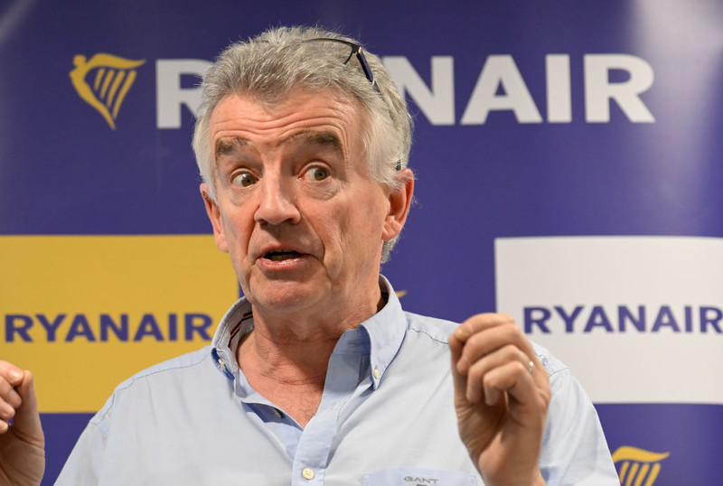 Szef Ryanaira wyraża chęć zorganizowania lotów deportacyjnych z imigrantami do Rwandy