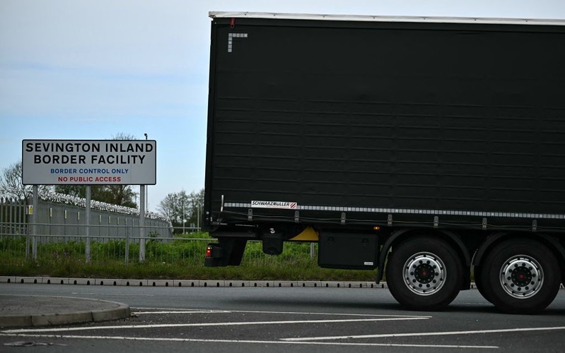 UK: Ruszają fizyczne kontrole towarów spożywczych importowanych z UE. Jak bardzo wzrosną ceny?
