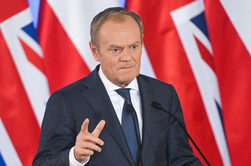The media in the UK record Tusk's words that Poles will be richer than the British