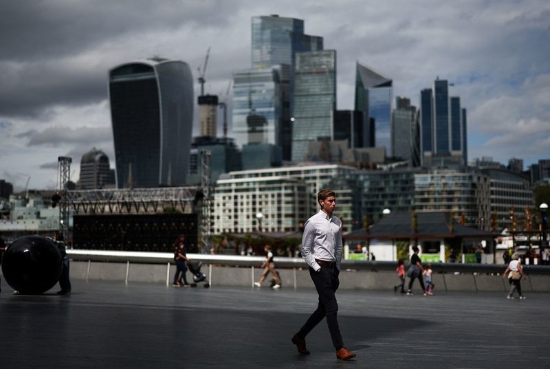UK will be worst performer in G7 next year, OECD forecasts